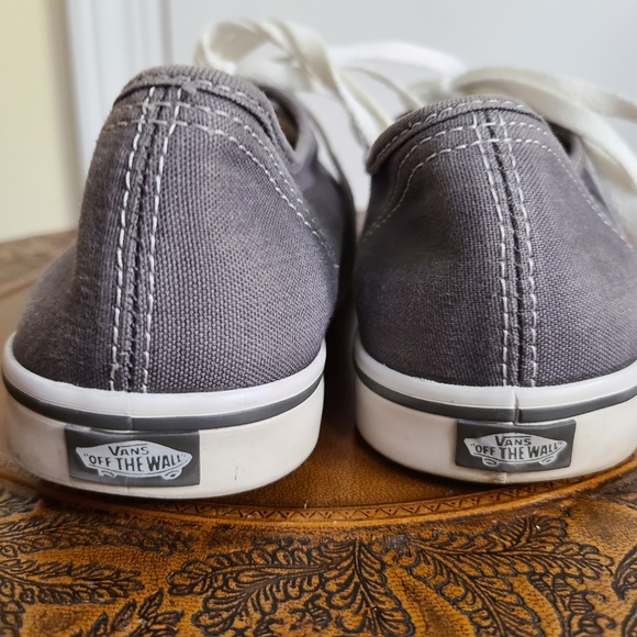 Vans Boat Style Shoe Casual Men's 6 Woman's 7.5. - Picture 4 of 8